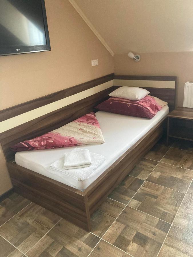 Borostyan Panzio Balatonfuered Bed and Breakfast Buitenkant foto