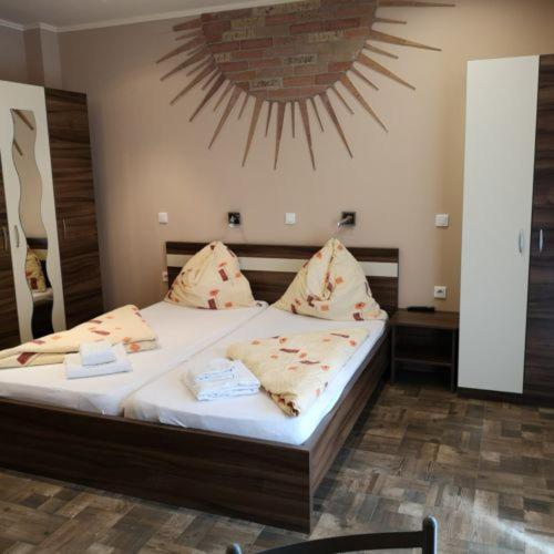 Borostyan Panzio Balatonfuered Bed and Breakfast Buitenkant foto