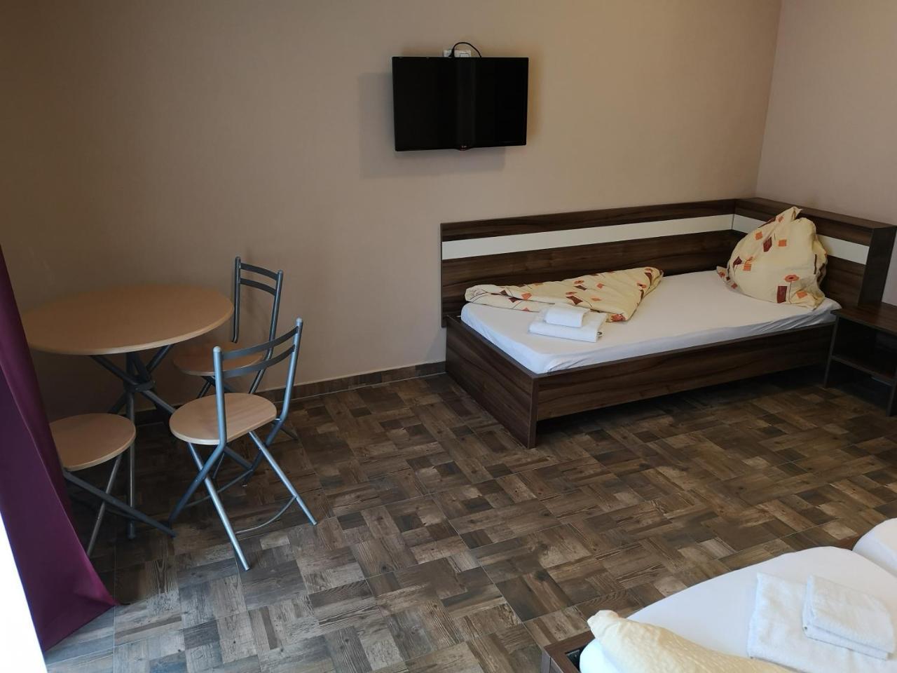 Borostyan Panzio Balatonfuered Bed and Breakfast Buitenkant foto